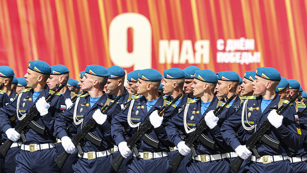 Зеленский допустил удар украинских дронов по параду Победы в Москве
