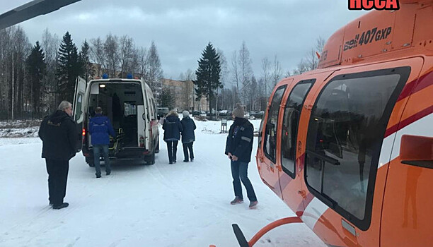 Женщину экстренно доставили в Республиканскую больницу на вертолете