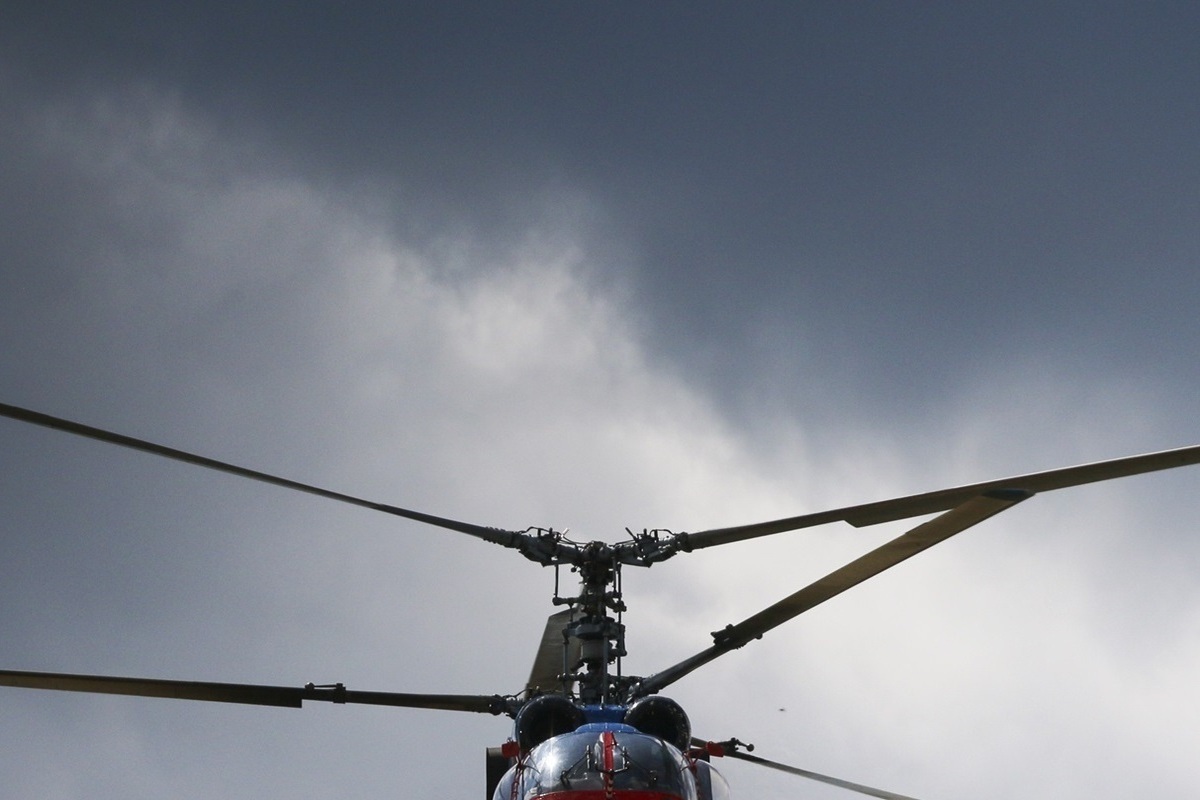 Шесть человек погибли при крушении военного вертолета