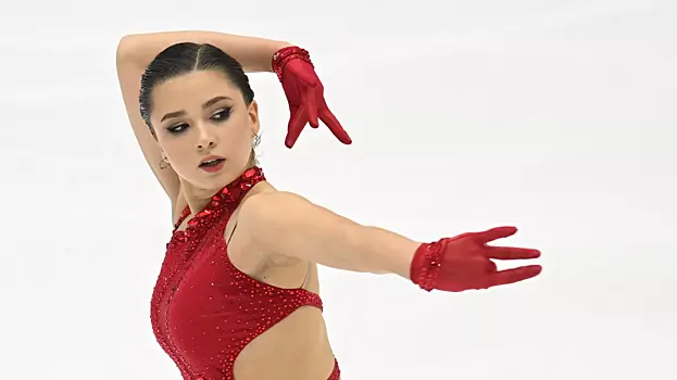 Валиева показала фото в красном бикини