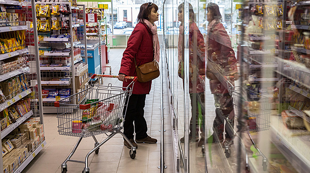 Россиянин разбросал тараканов в супермаркете