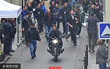 Том Круз в Париже на мотоцикле BMW – съемки «Миссия невыполнима 6»