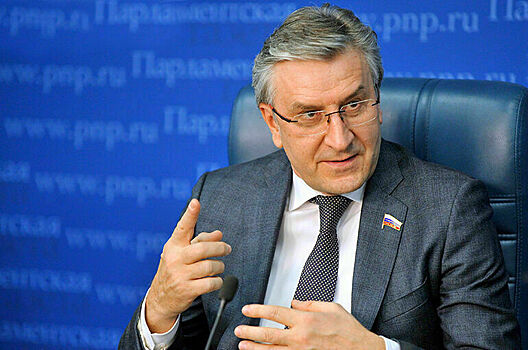 Спрос на лекарства растет из-за фейков, считает Фаррахов