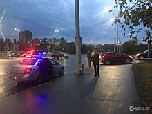Легковушки столкнулись у строящегося ТРК в Кемерове