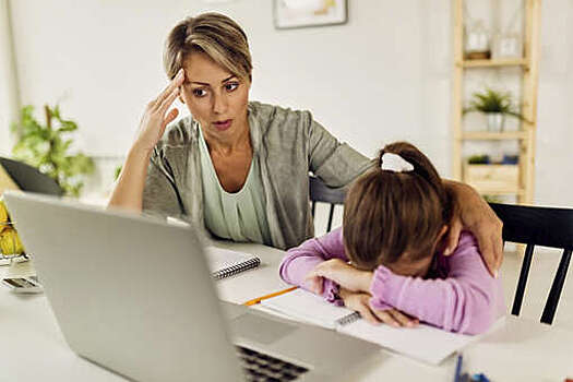 Психолог: при выполнении ребенком домашнего задания назойливость ни к чему