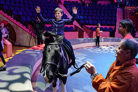 Губернатор Кубани помог исполнить желания ребят с кремлевской елки