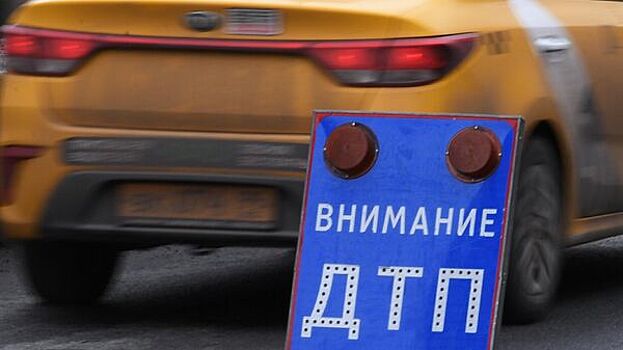 На МКАД перевернулся грузовик