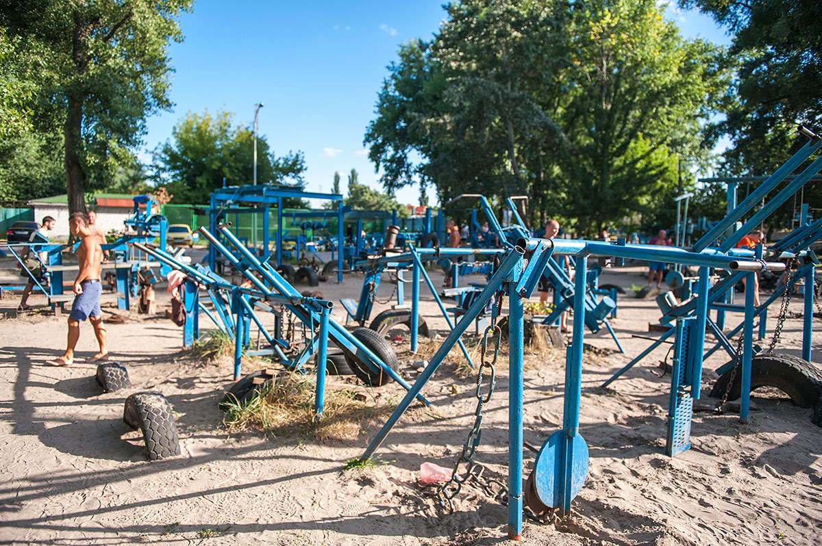 Брутальная качалка (Спортивный городок), Киев, Украина