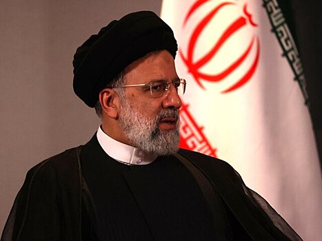 Президент Ирана поручил привлечь к ответственности напавших на мавзолей Шах-Черах