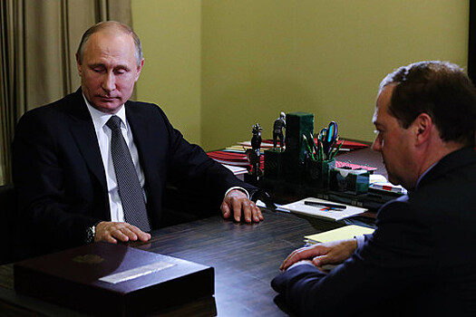 Путин пожелал Медведеву хорошей работы с депутатами