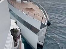 Столкновение роскошной яхты вдовы Стива Джобса с другой яхтой попало на видео