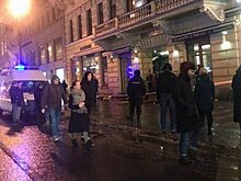 Элитный автомобиль насмерть сбил пешеходов в Петербурге