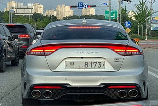 Обновленный Kia Stinger: раскрыта внешность и моторная гамма