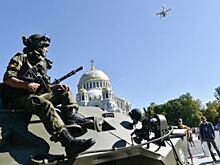 В Кронштадт не пустили всех желающих посмотреть парад в честь Дня ВМФ