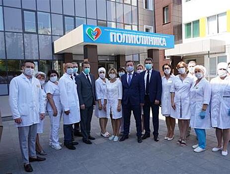Михаил Мурашко и Дмитрий Азаров открыли в Тольятти корпус для лечения пациентов с COVID-19
