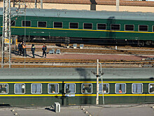 Группа российских дипломатов вернется из КНДР на поезде