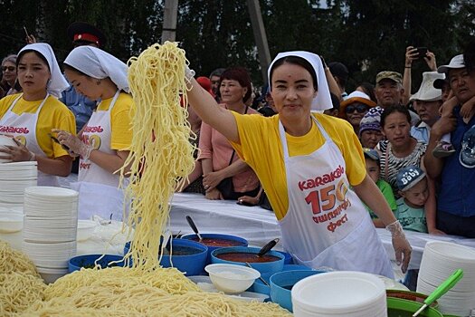 В Киргизии приготовили порцию ашлямфу весом в полторы тонны
