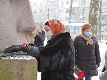 В Рязани возложили цветы к памятнику Фёдору Полетаеву