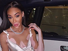 Известная модель пришла на «Формулу-1» в прозрачном платье без бюстгальтера