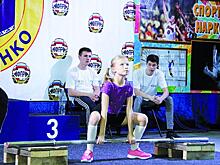 13-летняя Варвара показала силушку
