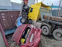 «Месиво из металла и колес». Во Владивостоке произошло жесткое ДТП