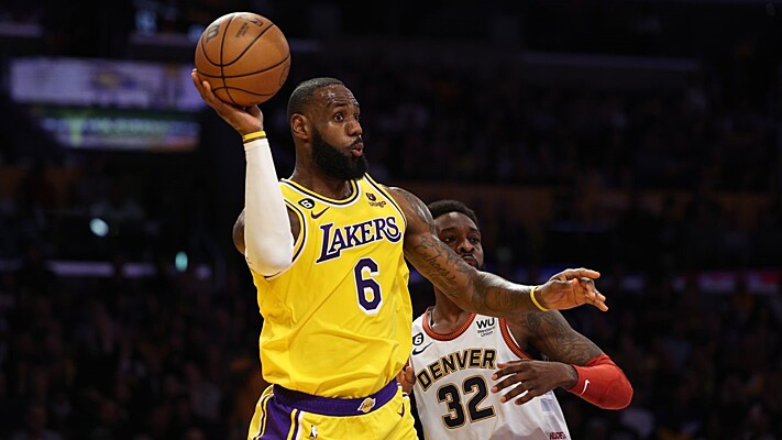 Lebron trainer hot sale