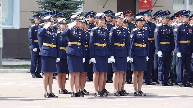 Военное училище в Рязани выпустило 12 десантниц
