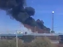 В Испании самолет Airbus A400M упал на завод Coca-Cola