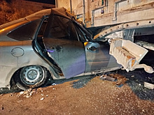 Челябинцы насмерть разбились на угнанном автомобиле