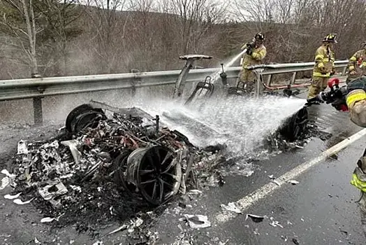 Для тушения горящей Tesla Model S потребовалось 45 тысяч литров воды