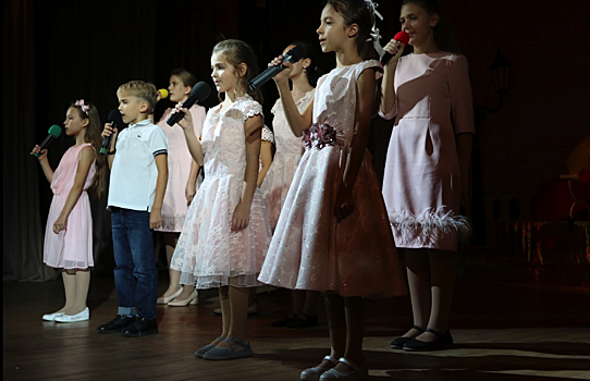 Коллективы Дома культуры «Звездный» Краснопахорского приняли участие в концерте ко Дню учителя