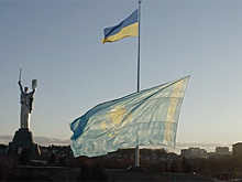 В Киеве в небо подняли флаг Казахстана