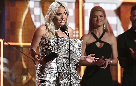 Леди Гага, Ариана Гранде и Вилли Нельсон получили Grammy