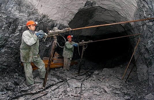 Выяснилось, кому во Владивостоке платят 64000 рублей в месяц