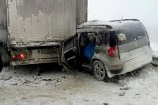 Маршрутка и Hyundai столкнулись в Волгограде, пострадала 4-летняя девочка