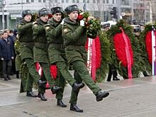 В День защитника Отечества в Краснодаре возложили венки к Вечному огню