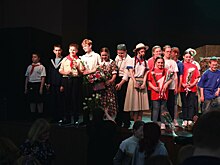 На сцене – Первые