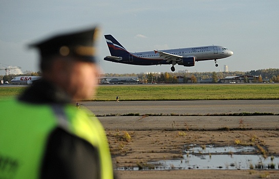 Санкции против авиакомпаний РФ заработают 25 октября