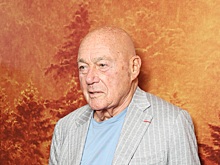 91-летний Владимир Познер вышел в свет и удивил внешним видом