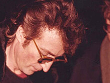 Почтовая служба США выпустила марки с Джоном Ленноном