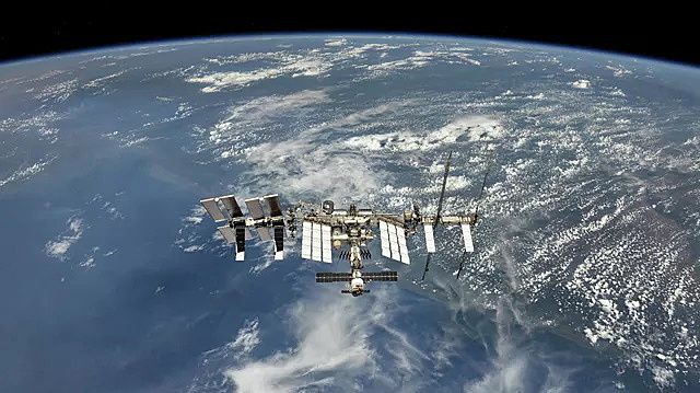 Американский Cygnus скорректировал орбиту МКС