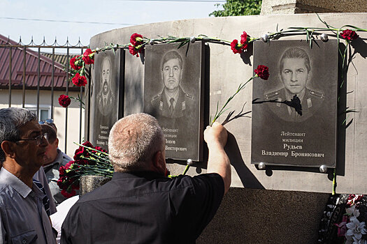 На Ставрополье почтили память жертв теракта в Буденновске