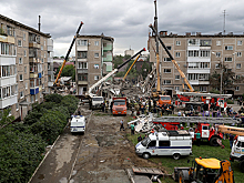 В Нижнем Тагиле от взрыва газа в пятиэтажке полностью разрушена одна из секций дома