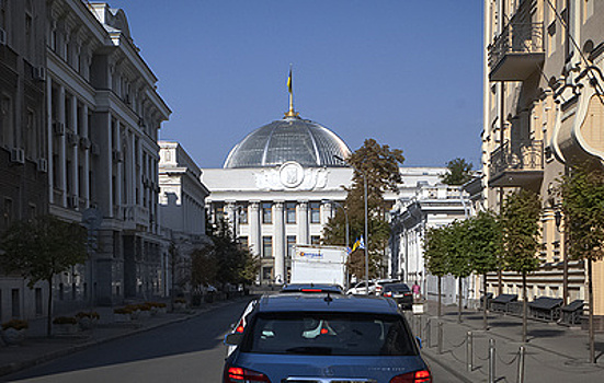 Схватка жабы с гадюкой: зачем Зеленский взял под контроль антикоррупционные органы