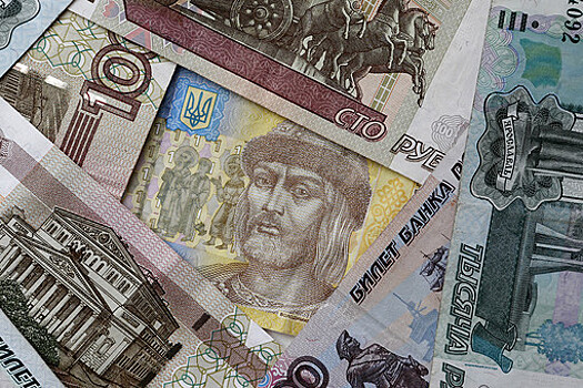 Власти Херсона заявили, что бизнесмены ищут способы поменять украинские деньги на рубли