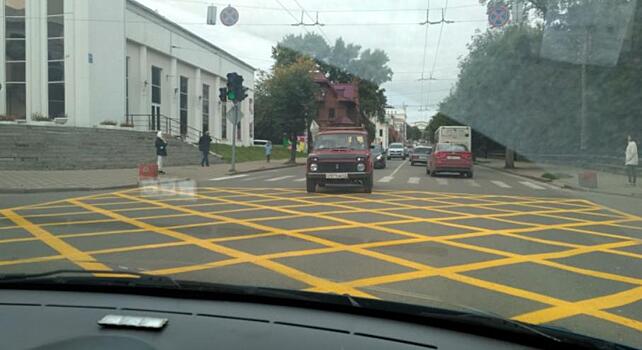 В Кирове появилась «вафельная разметка»