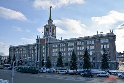 В мэрии Екатеринбурга подтвердили добровольный уход Николая Сметанина