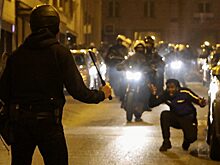 Bloomberg: Францию взорвала разгневанная бедностью молодежь и некомпетентная полиция