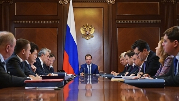 Правительство Медведева одобрило законопроект о повышении зарплат