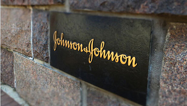 Johnson & Johnson выплатит заболевшей раком женщине $55 млн